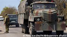 ***Achtung, dieses Bild stammt von der staatlichen russischen Bildagentur TASS*** DIESES FOTO WIRD VON DER RUSSISCHEN STAATSAGENTUR TASS ZUR VERFÜGUNG GESTELLT. [DONETSK REGION, UKRAINE - MAY 7, 2022: A Ural-4320 armoured off-road vehicle is seen in the village of Bezymennoye, which is under control of the Donetsk People's Republic. The Russian Armed Forces are carrying out a special military operation in Ukraine in response to requests from the leaders of the Donetsk People's Republic and Lugansk People's Republic for assistance. Peter Kovalev/TASS]