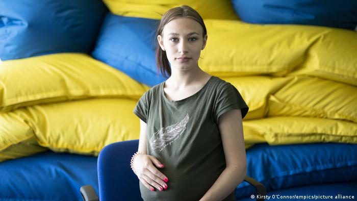 A young pregnant refugee mother 