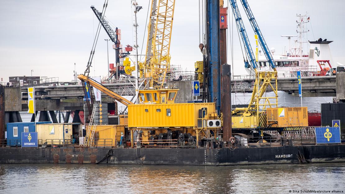 Obras no porto de Wilhelmshaven 