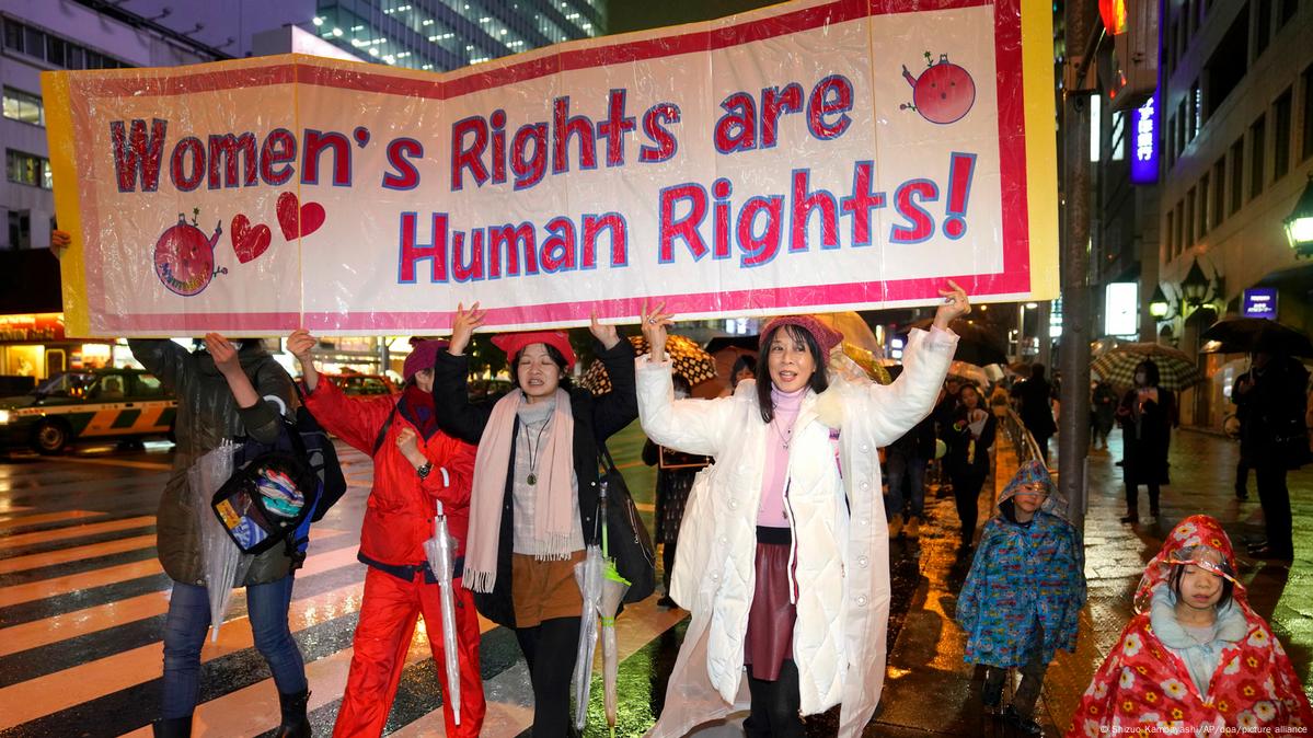 Japanese treatment of women in theworkplace