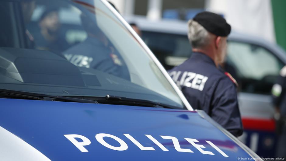 Austrian police arrest 15 over wave of LGBT hate attacks – DW – 03/21/2025