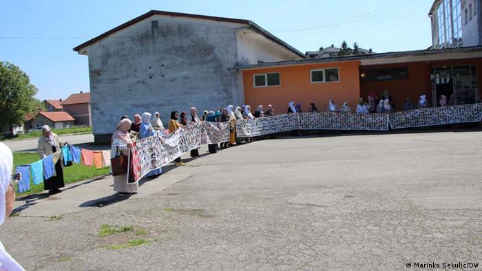 Bosnien und Herzegowina | 30. Jahrestag Massaker von Srebrenica | Aula der Grundschule Vuk Karadžić 