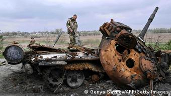 Подбитый российский танк в Украине 