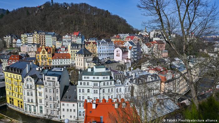 Курортът Карлови Вари в Бохемия е един от най-известните балнеоложки