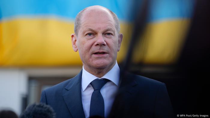 Olaf Scholz durante una visita al Blue Yellow Club, en la ciudad de Colonia.