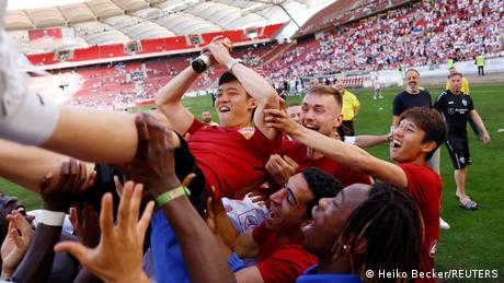 Bundesliga: Spätzünder Wataru Endo sichert Stuttgart den Klassenerhalt