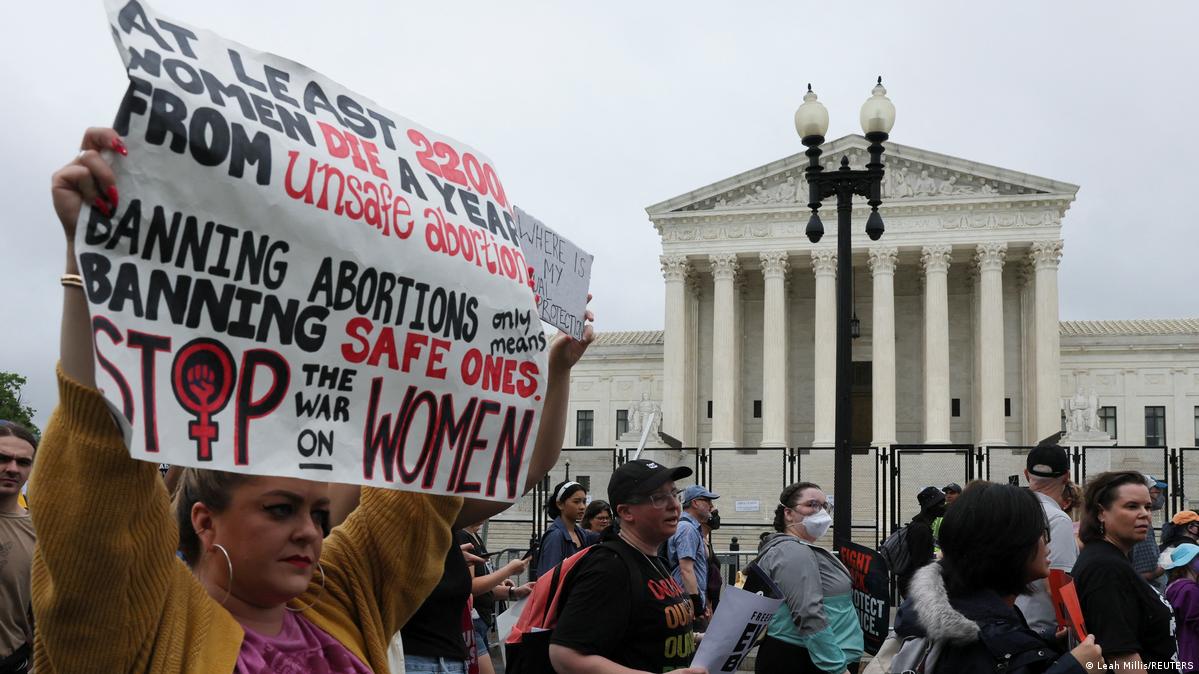 Corte Suprema de Estados Unidos revoca el derecho al aborto