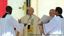 El papa Francisco proclama a la primera santa de Uruguay 