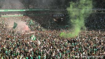 Weserstadion fans invaded the grass in Weserstadion Weserstadion fans invaded the grass in Weserstadion