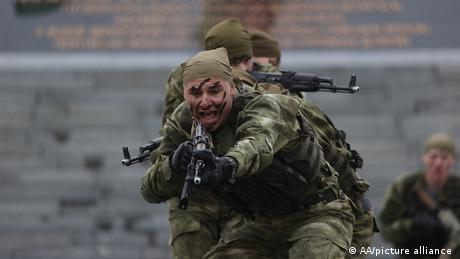 Belarusian soldiers in exercises 