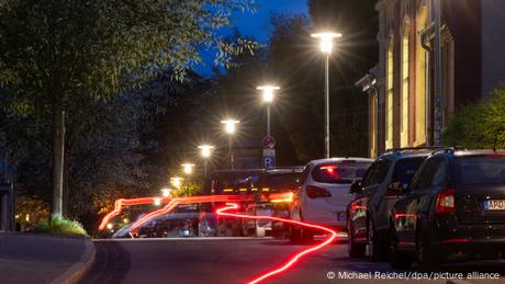 Germany: Cuts in public lighting begin