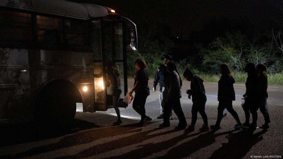 The United States maintains a policy of expelling migrants at the border |  The World |  D.W.