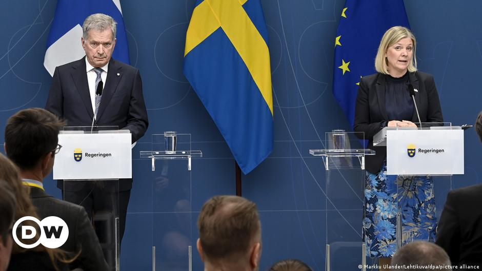 finland-and-sweden-formally-submit-bids-to-join-nato-military-alliance-dw-18-05-2022