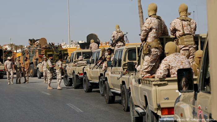 Streitkräfte, die Dbeibah in Tripolis treu ergeben sind