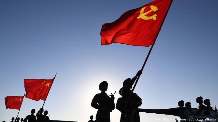 中国人民解放军有超过200万训练有素的现役军人