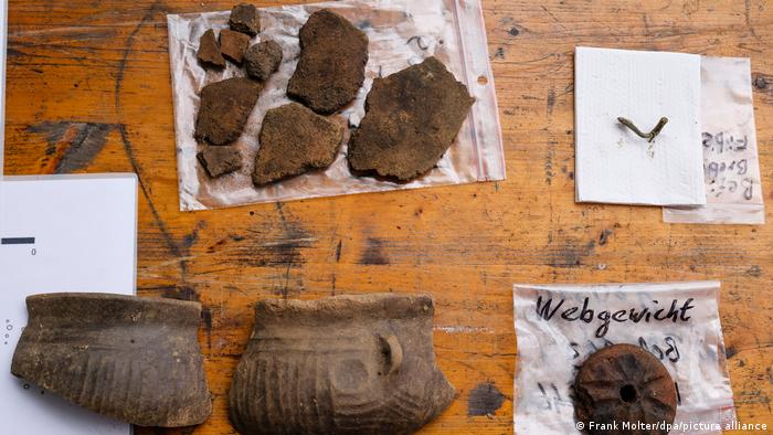 Артефакты, обнаруженные во время раскопок в Шлезвиг-Гольштейне