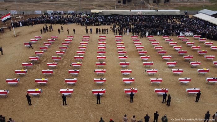 تأبين ضحايا إيزيديين عثر على رفاتهم في إحدى المقابر الجماعية في سنجار - العراق