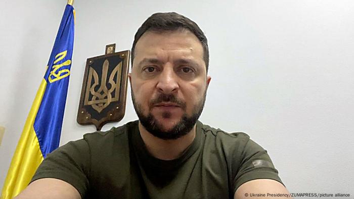 Ukraine I Aufmacher I Selenskyi hält seine tägliche Ansprache an das ukrainische Volk Ukraine I Aufmacher I Selenskyi hält seine tägliche Ansprache an das ukrainische Volk