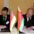 Представители немецкого и белорусского бизнеса подписывают соглашение