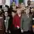 Kanzlerin Angela Merkel und Vertreter aus Wirtschaft, Verbänden und Ländern beim 4. Integrationsgipfel (Foto: AP)