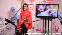 ARCHIV 2017 *** KABUL, AFGHANISTAN - JUNE 06: Afghan presenter records her musical TV program at the first women's TV channel Zan TV station in Kabul, Afghanistan on June 6, 2017. Haroon Sabawoon / Anadolu Agency |