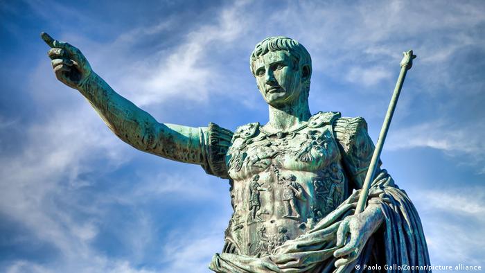 El César, del Imperio Romano, se convirtió en el Kaiser (emperador) alemán.