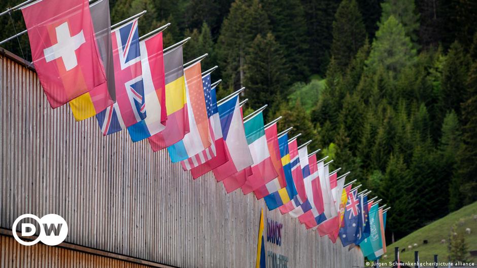 Fórum de Davos volta após dois anos, tendo Ucrânia como foco