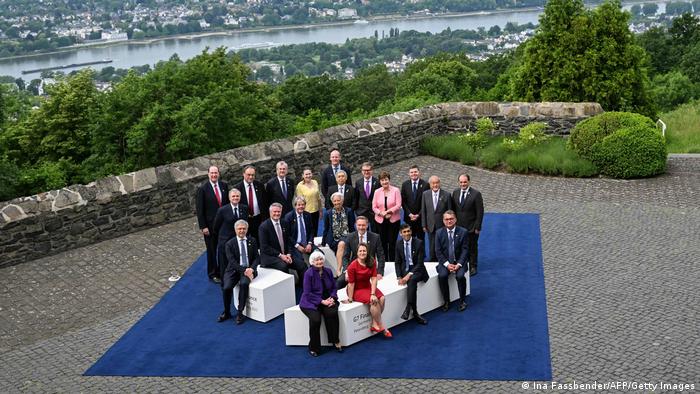  Family photo of G7 ministers and central bankers