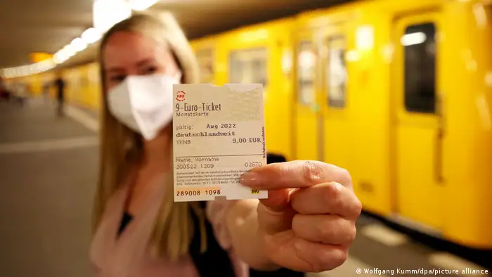 Une utilisatrice d’un ticket à 9€ en juin en Allemagne 