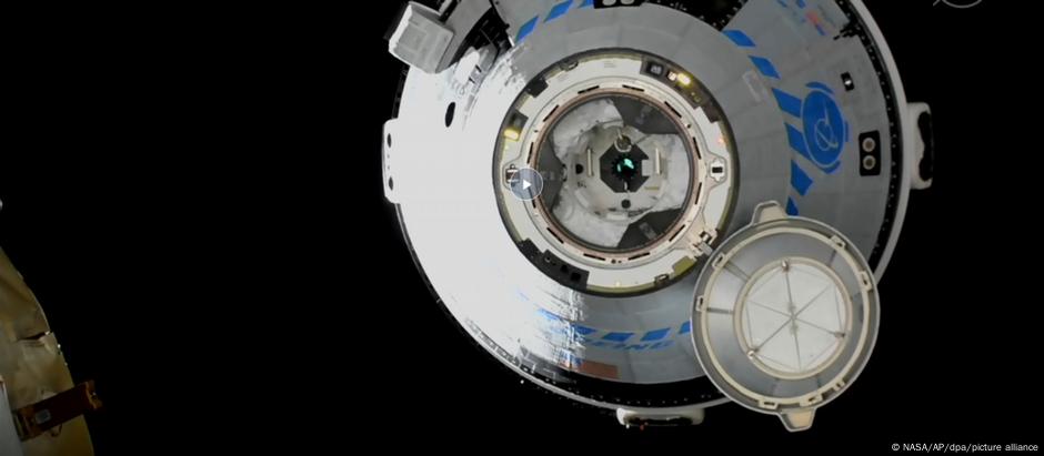 Em voo teste não tripulado, Starliner leva carga para a tripulação da ISS
