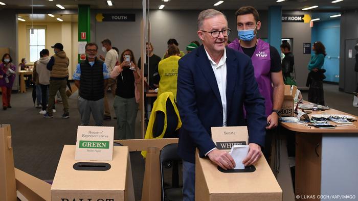 Albanese casts his ballot in Sydney