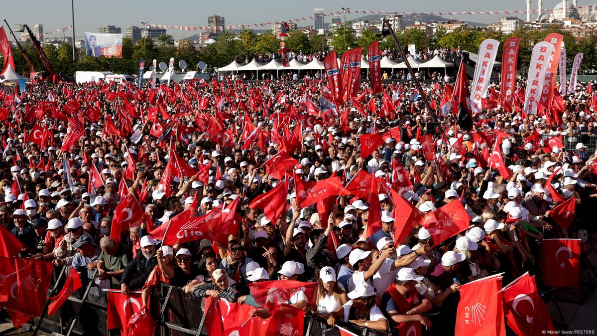 Thousands Protest Turkish Politician S Conviction DW 05 22 2022   61891434 605 