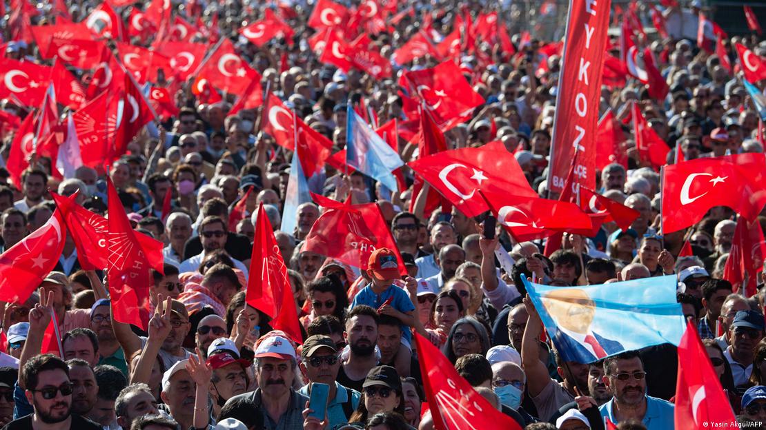 CHP'nin etkinliklerinde de Türkiye bayrağı kullanılıyor 