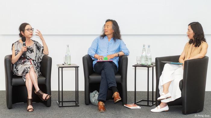 Podiumsdiskussion mit Yan Geling und Yang Lian