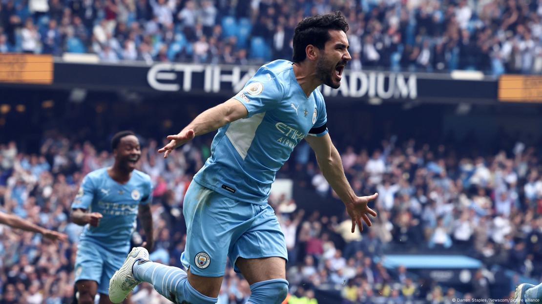 Ilkay Gündogan celebrates a goal