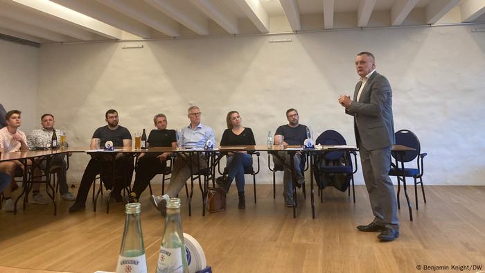 مارتن كومر، رئيس جمعية الصداقة الألمانية الروسية في تورينغين، شارك في اجتماع للحزب الديمقراطي المسيحي في مدينة إيرفورت.