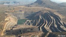 Umweltverschmutzung und - Zerstörung in der Nähe der Mine El Cerrejón zeigen.