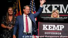 24.05.2022
Republican Gov. Brian Kemp waves to supporters during an election night watch party, Tuesday, May 24, 2022, in Atlanta. Kemp easily turned back a GOP primary challenge Tuesday from former U.S. Sen. David Perdue, who was backed by former President Donald Trump. (AP Photo/John Bazemore)