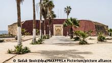 ©Sadak Souici / Le Pictorium/MAXPPP - Sadak Souici / Le Pictorium - 24/06/2020 - Senegal / Ile de Goree / Goree - Musee des Esclaves Ancien Fort d'Estrees sur l'ile de Goree. Goree, est a la fois une ile de l'ocean Atlantique nord situee dans la baie de Dakar et l'une des 19 communes d'arrondissement de la capitale du Senegal. C'est un lieu symbole de la memoire de la traite negriere en Afrique, reconnu officiellement par l'Organisation des Nations unies (ONU) en 1978 : Goree, « ile-memoire » de cette tragedie, fut ainsi l'un des tout premiers lieux a etre portes sur la liste du patrimoine mondial geree par l'Organisation des Nations unies pour l'education, la science et la culture (UNESCO). / 24/06/2020 - Senegal / Goree island / Goree island - Slave Museum Former Fort d'Estrees on the island of Goree. Goree, is both an island in the North Atlantic Ocean located in the bay of Dakar and one of the 19 district municipalities of the capital of Senegal. It is a place symbol of the memory of the slave trade in Africa, officially recognized by the United Nations (UN) in 1978: Goree, memory island of this tragedy, was thus one of the very first places to be included on the World Heritage List managed by the United Nations Educational, Scientific and Cultural Organization (UNESCO).