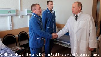 Путін з солдатами РФ у госпіталі