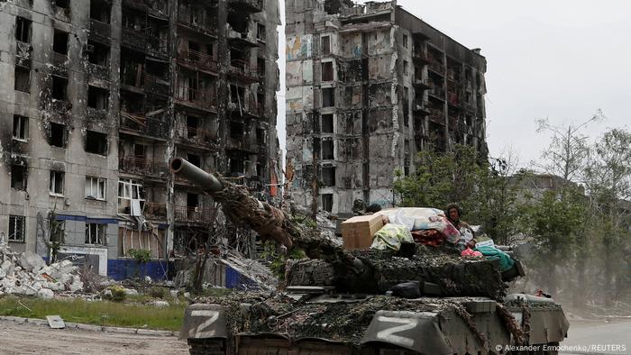 Російський танк у Попасній на Луганщині в травні