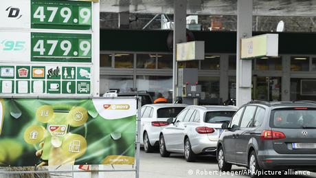 Hungary: Cheap gasoline only for … locals