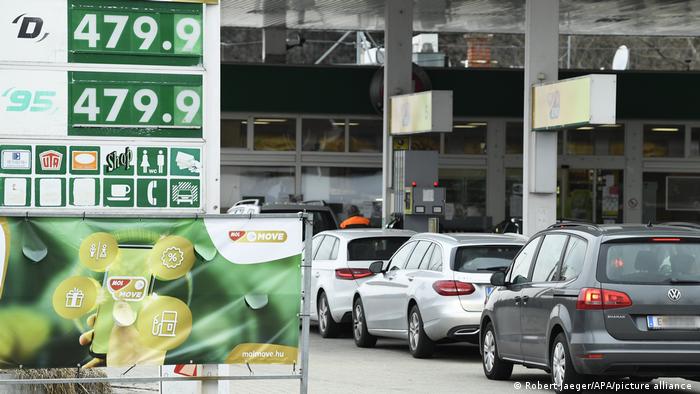Symbolbild I Spritpreise I Benzin I Tankstelle in Ungarn