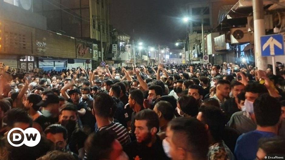 Iran: Polizei geht gegen Demonstranten vor