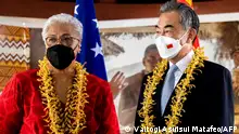 28.05.2022
This picture released by the Samoa Observer on May 28, 2022 shows Chinese Foreign Minister Wang Yi (R) and Samoa Prime Minister Fiame Naomi Mataafa attending agreements signing ceremony between the two countries in Apia. (Photo by Vaitogi Asuisui MATAFEO / SAMOA OBSERVER / AFP) / --- EDITORS NOTE --- RESTRICTED TO EDITORIAL USE