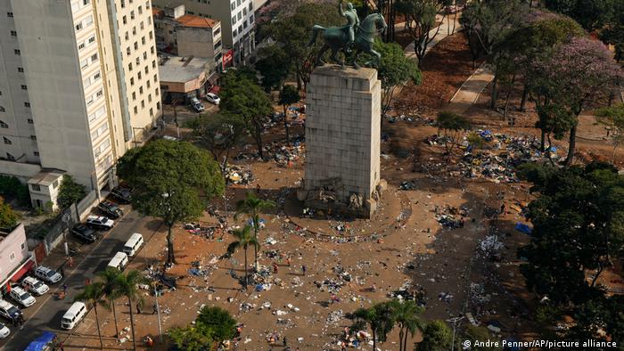 A monument at the Sao Paulo part surrounded by trash, pictured from above