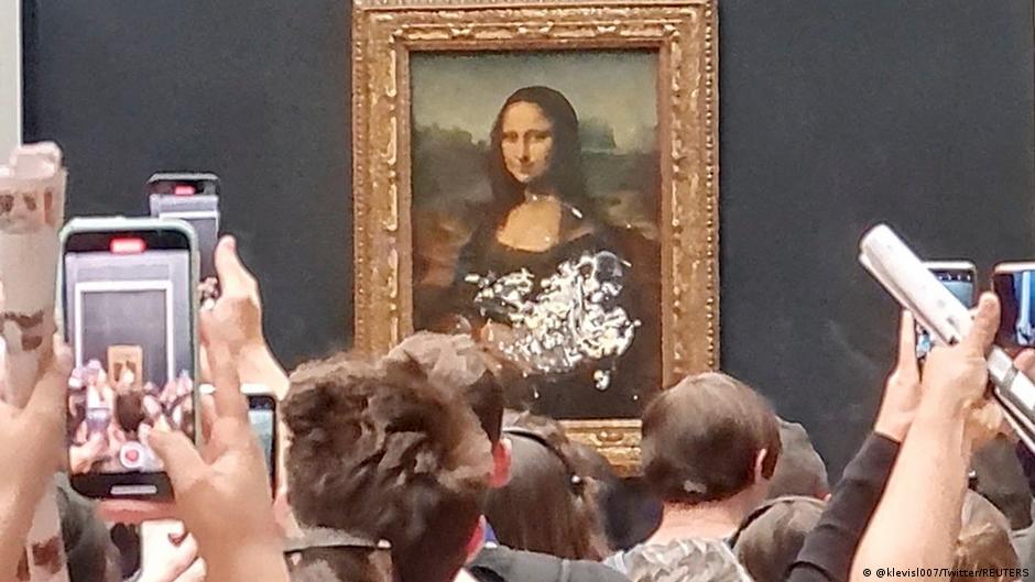 Louvre visitor smears cake on Mona Lisa exhibit | News | DW - Vimarsana News