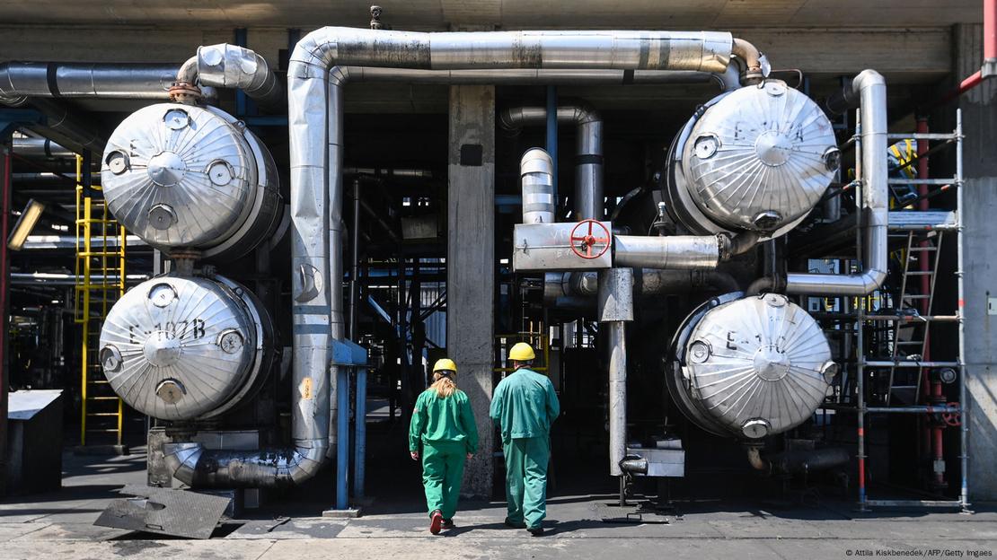 AB Rusya'dan petrol ithalatının üçte ikisini deniz yoluyla, üçte birini ise boru hattıyla temin ediyor.