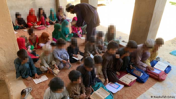 Afghanistan Lokale Schule in der Provinz Kandahar gegründet in der Mädchen auch zum Unterricht dürfen