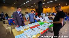 BAGHDAD, IRAQ - OCTOBER 13: Election commission officials count the ballots after the elections in Baghdad, Iraq on October 13, 2021. Murtadha Al Sudani / Anadolu Agency